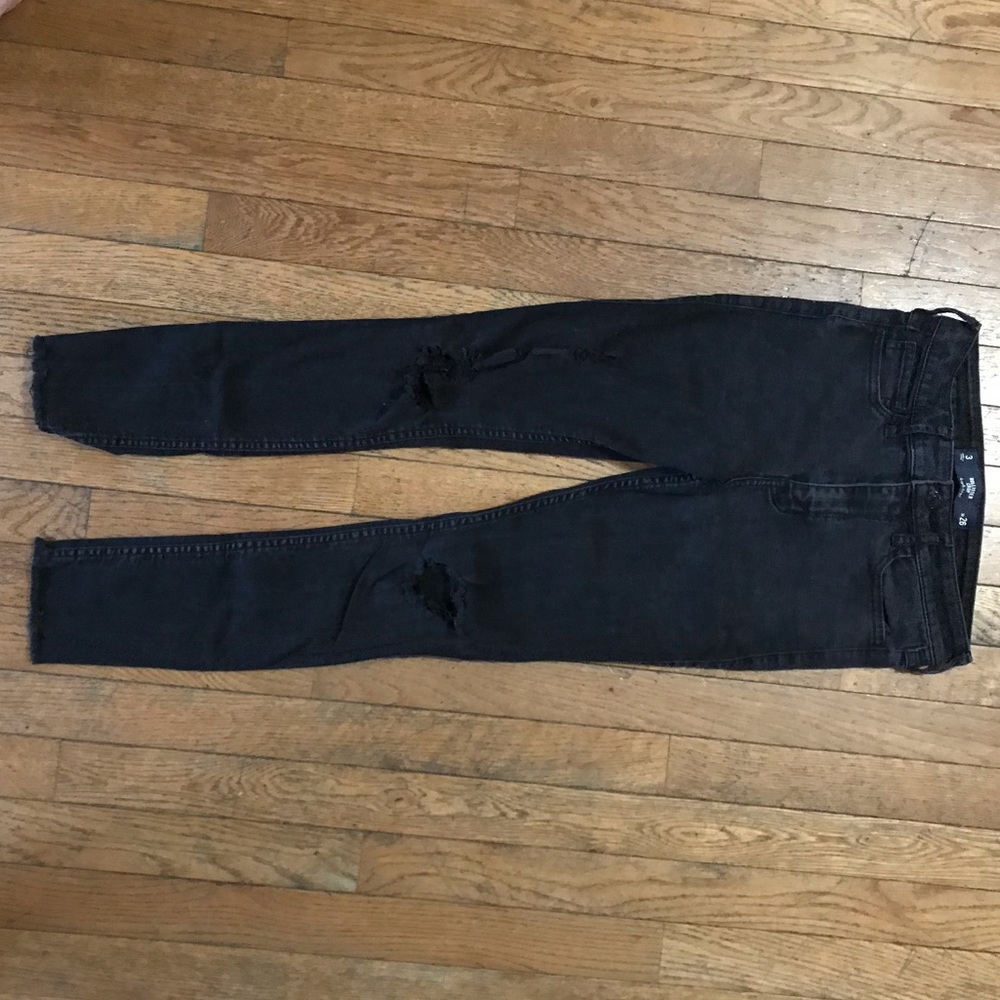 Black high rise crop length Hollister jeans - Picture 2 of 6